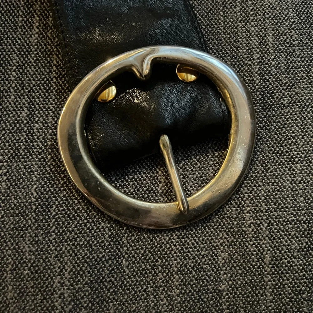 🪩🕺🏻Chic 100% leather round gold buckle belt 💃 - Picture 6 of 7